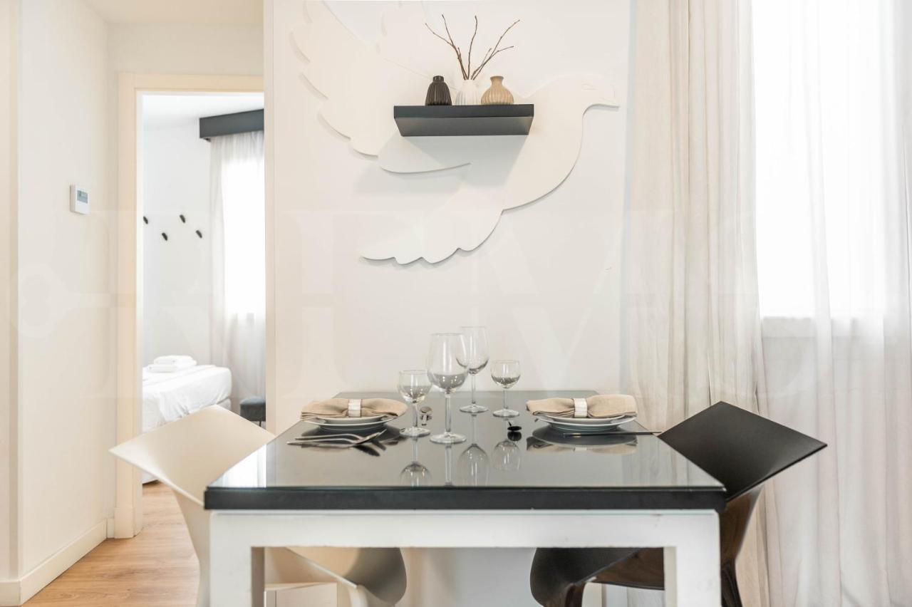 Inviting Duplex In Front Of Picasso Museum By Rems Apartment Malaga Bagian luar foto