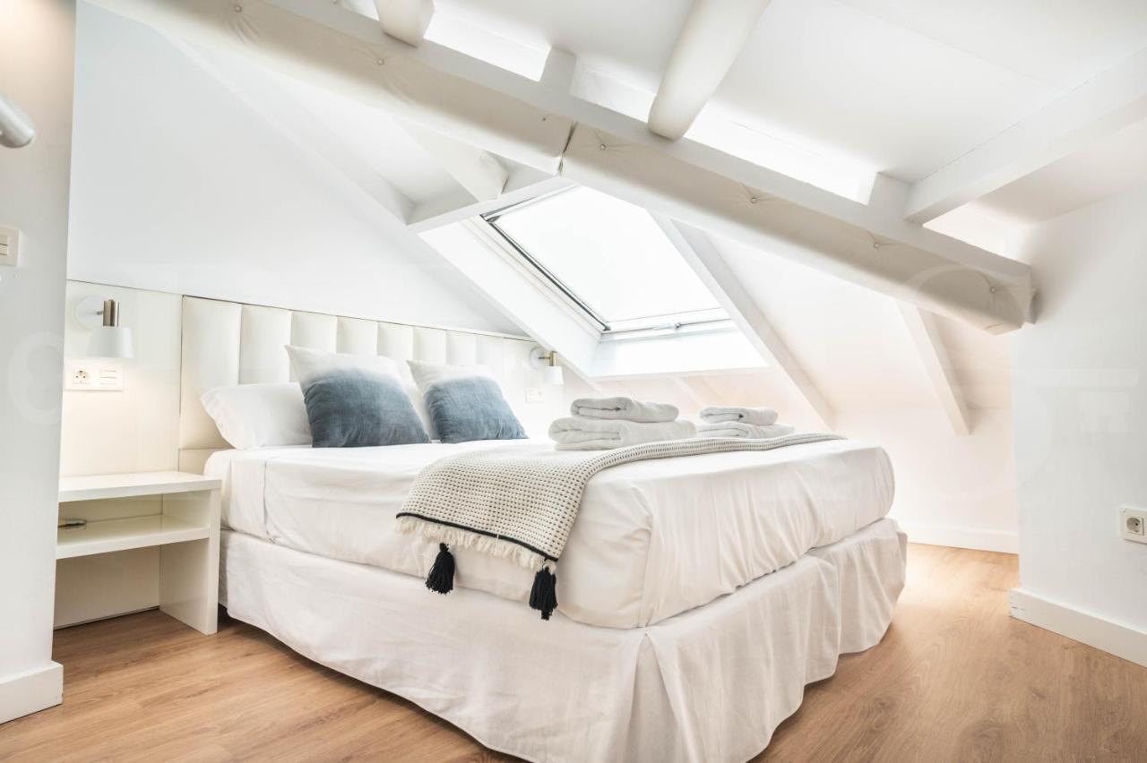 Inviting Duplex In Front Of Picasso Museum By Rems Apartment Malaga Bagian luar foto