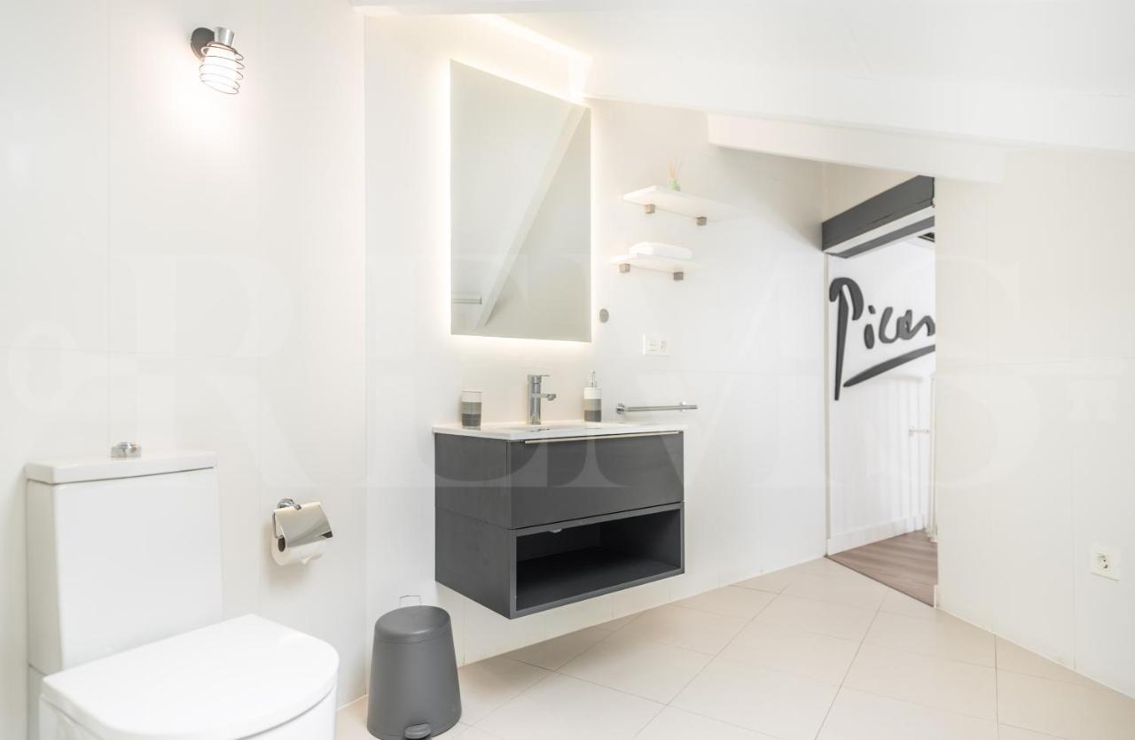Inviting Duplex In Front Of Picasso Museum By Rems Apartment Malaga Bagian luar foto