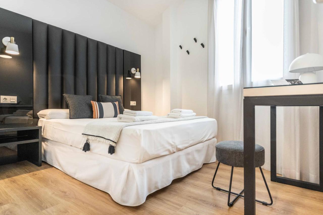 Inviting Duplex In Front Of Picasso Museum By Rems Apartment Malaga Bagian luar foto