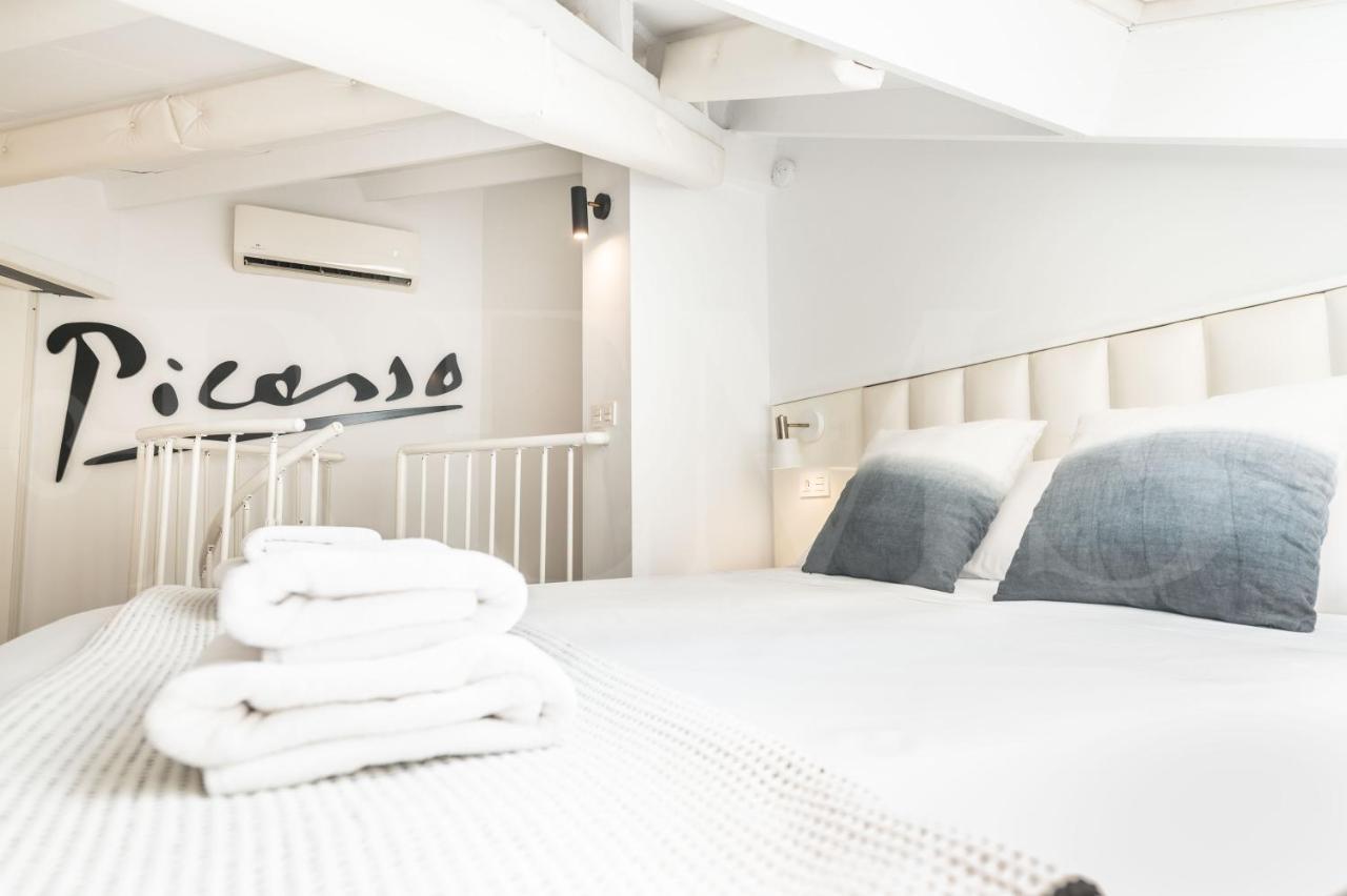 Inviting Duplex In Front Of Picasso Museum By Rems Apartment Malaga Bagian luar foto
